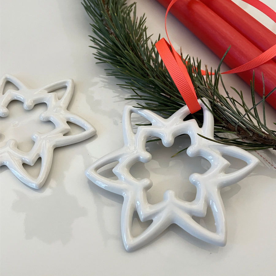 Zweier und Dreier Set Schneeflocken aus Porzellan hergestellt von feines weißes Berlin Weihnachtsbaum Anhänger Weihnachtsschmuck Geschenk Anhänger